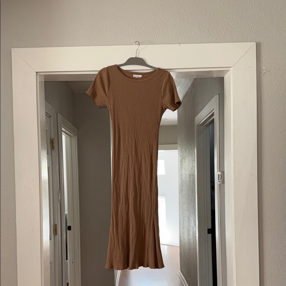 Elegant Tan Ribbed Dress